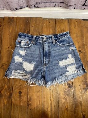 Abercrombie and fitch size 0 or 25 Annie high rise shorts mid wash distressed